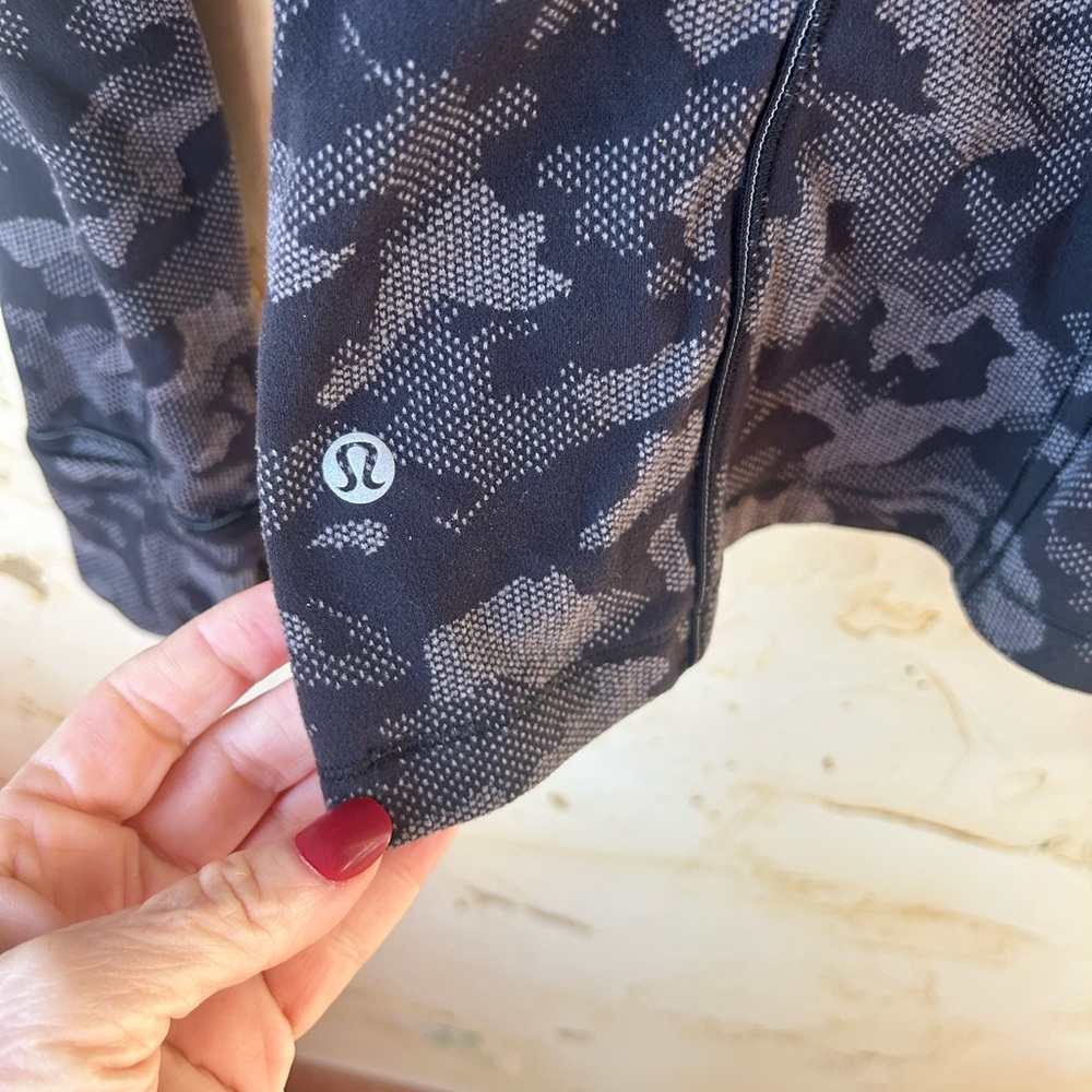 Lululemon Run Briskly 1/2 Zip Heritage Camo Jacquard Black Lunar Rock Size 4 - Picture 2 of 9
